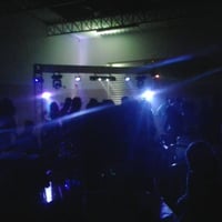 Trave para palcos e bandas!