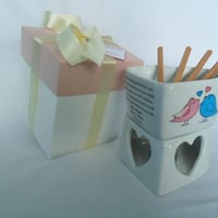 Kit Fondue todo em porcelana. Capacidade de 450ml peça funcional e personalizada. Pedido minimo de 0