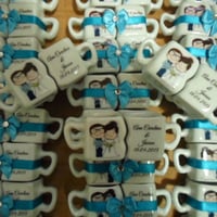 Mini Canecas duplas de porcelana. 
pedido minimo de 50 pares.
prazo de produção de 30 dias úteis.