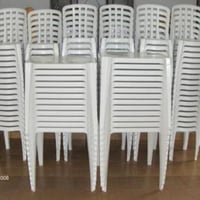 ALUGUEL DE MESAS E CADEIRAS PLÁSTICAS