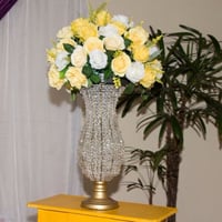 ARRANJO DE FLORES PERMANENTES - AMARELO E BRANCO