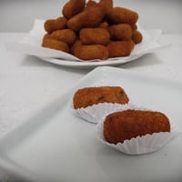 Croquetes fritos.