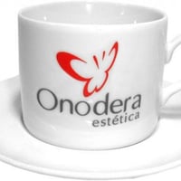 xicara de porcelana em jateamento