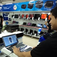 Utilizamos um notebook, mesa digital e uma impressora.