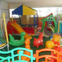 área baby + piscina de bolinhas 