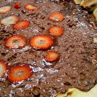 PIZZA DE CHOCOLATE COM MORANGO