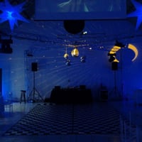 Dj, som e iluminação
Luz decorativa
Telão e VDJ