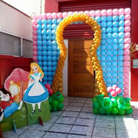 Arco fechadura, tema Alice no País das Maravilhas.