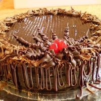 TORTA DE CHOCOLATE RECHEADA COM DOCE DE LEITE