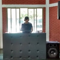 DJ