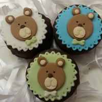 PÃO DE MEL - Decorado para um chá de bebê. Recheio de doce de leite, brigadeiro ao leite, brigadeiro