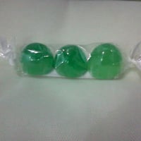 Kit com 3 sabonetinhos mini