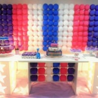Decore clean com painel de bolas
