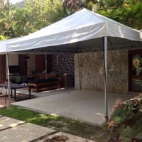 Tenda piramidal 5x5m
Capacidade 8 jogos de mesas