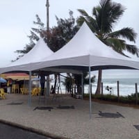 Tendas chapéus de bruxa 5x10m
Capacidade 16 jogos de mesas