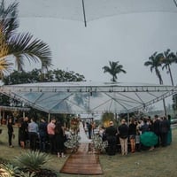 Tenda Piramidal 10x10 em lona cristal para cerimônia