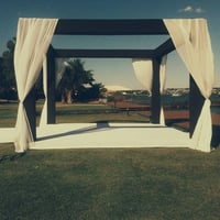 Gazebo com Tablado, Cortinas e Passarela.