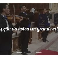 Recepção da noiva no altar em grande estilo.
