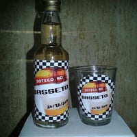 mini garrafa e mini copo