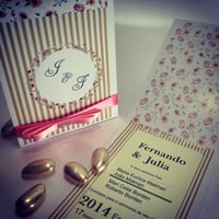 mini floral com listras.