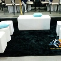 Locação de pufes, tapetes, mesas, peças para mesa de doces