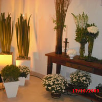 APARADOR DECORADO NA ENTRADA