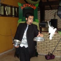 Claro sempre tenho ajuda da minha pomba magica, para levar alegria e surpresa a sua festa!