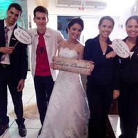 Casamento Foto equipe Mani e os noivinhos felizes e satisfeitos