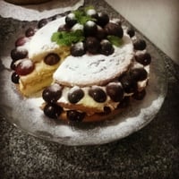 Naked cake.(bolo nu , sem cobertura de frutas etc;).