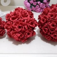 bolas de recoberta com rosas em eva.
