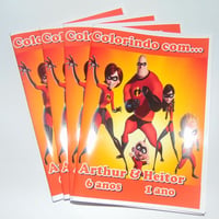 Kit de Livros de Colorir com Giz de Cera Os Incríveis
Tamanho: 14x10 cm
Com 12 imagens em 6 página