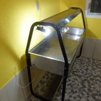 este  e o carrinho frio  usado mais nas saladas  tbm  para eventos acima de cem pessoas