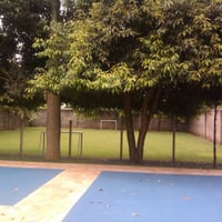 quadra de street basket, campo no fundo