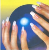 Alongamento de unhas.