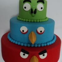 DISPONÍVEL PARA LOCAÇÃO Bolo Cenográfico Angry Birds