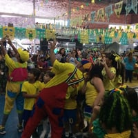 Animação de Festa infantil com diversas brincadeiras e som com diversas músicas.
Brincadeiras div