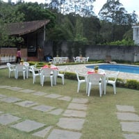 Festa na beira da piscina