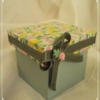 Caixas MDF pintadas à mão com tampa decorada em tecido/a cor que desejar!!