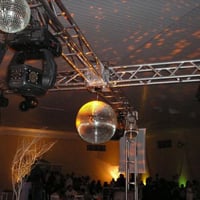 Treliça em x + 4 Moving Head 250