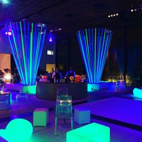 Puffs redondos e curvos em festa são paulo
