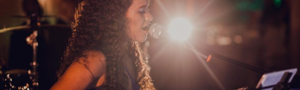 Música ao vivo, Voz e Violão para jantares, festas