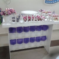 mesa colméia com ornamentos