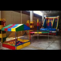 TOBOGÃ 4 MTS / CAMA elástica 3,20 MTS e piscina de bolinhas