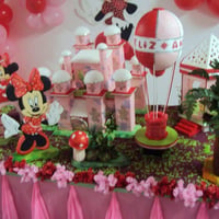 Temos Minnie e a Minnie Cor de Rosa