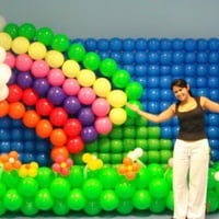 CENÁRIO DE BALÃO COM ARCO ÍRIS
