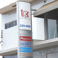 Totem Acrílico -Iluminação Interna