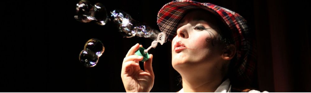 Palhaça Fumiga- Grupo Amigos Imaginários animação de festas e eventos