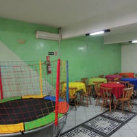 TEMOS CAMA ELÁSTICA, PISCINA DE BOLINHAS E OUTRAS ATRAÇÕES.