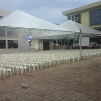 Tendas 10X10 e Cadeiras