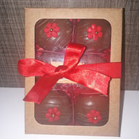 Caixinhas contendo 6 pães recheados e decorados para vc presentear alguém especial
R$14,00